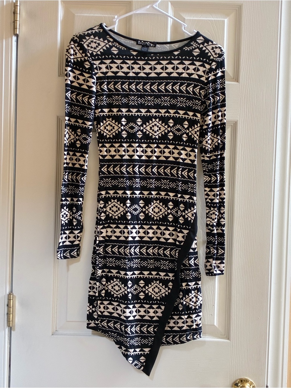 Black & White Geo-Print Long Sleeve Dress - Unknown Brand
